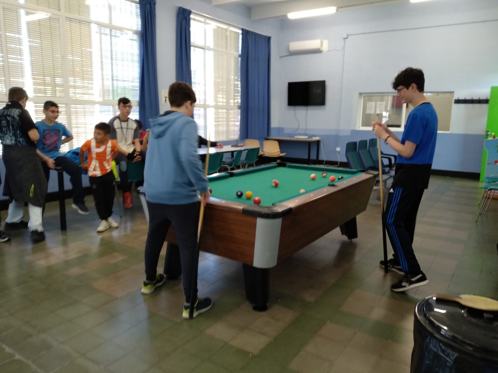 torneo de tenis de mesa y billar