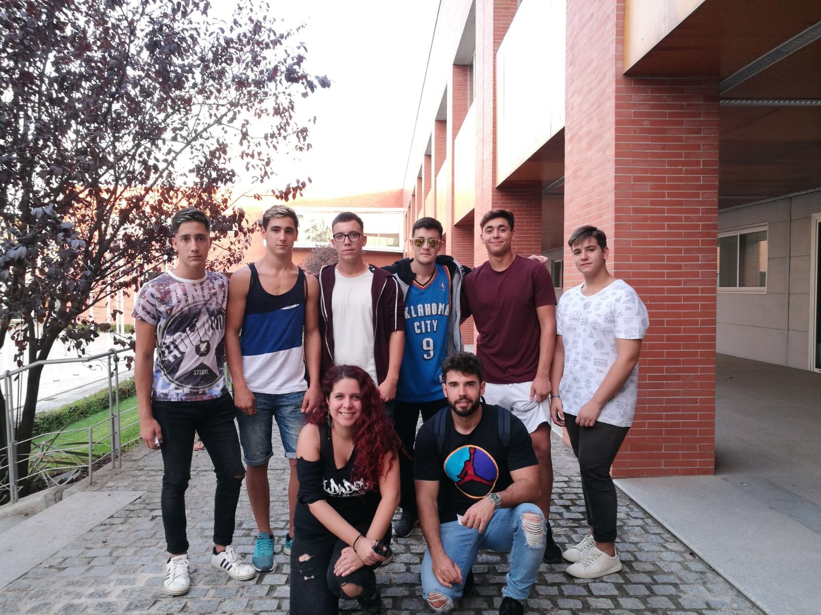 Grupo jóvenes_salida_espectáculo El Chojin_1